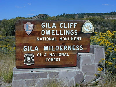 moradias do penhasco de Gila, região selvagem de Gila, entrada, escudo, Estados Unidos da América