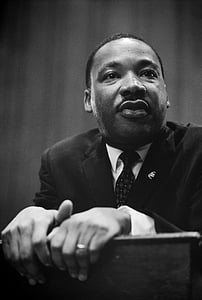 Martinas Liuteris Kingas, spaudos konferencija, Juoda, 1964, vyras, segregacija, rasizmas