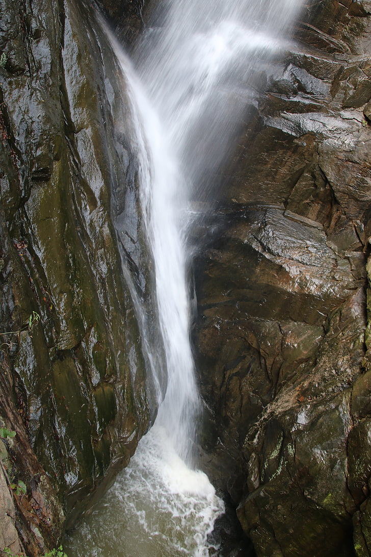 vodopády, Hora, shek pik