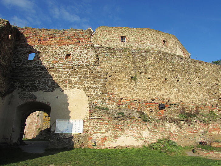 hrad, bránou hradu, hradobného múru, Güssing
