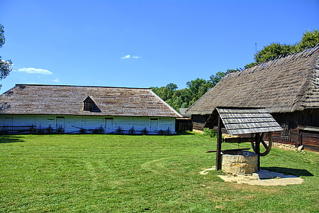 Sanok, muziejų po atviru dangumi, kaimo namelis, mediniai rutuliukai, stogo,, Lenkija, senas