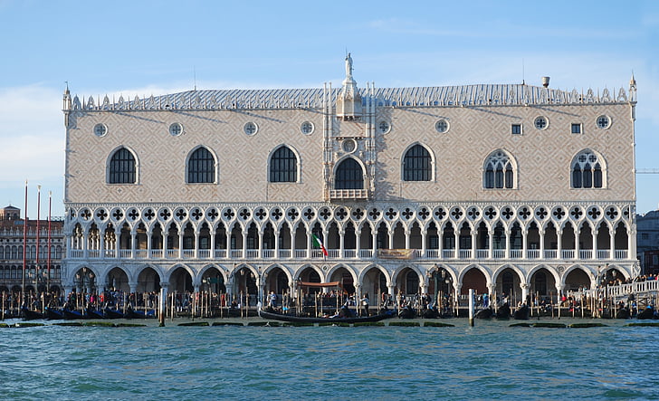 Венеція, Готель Palazzo, міст Зітхань