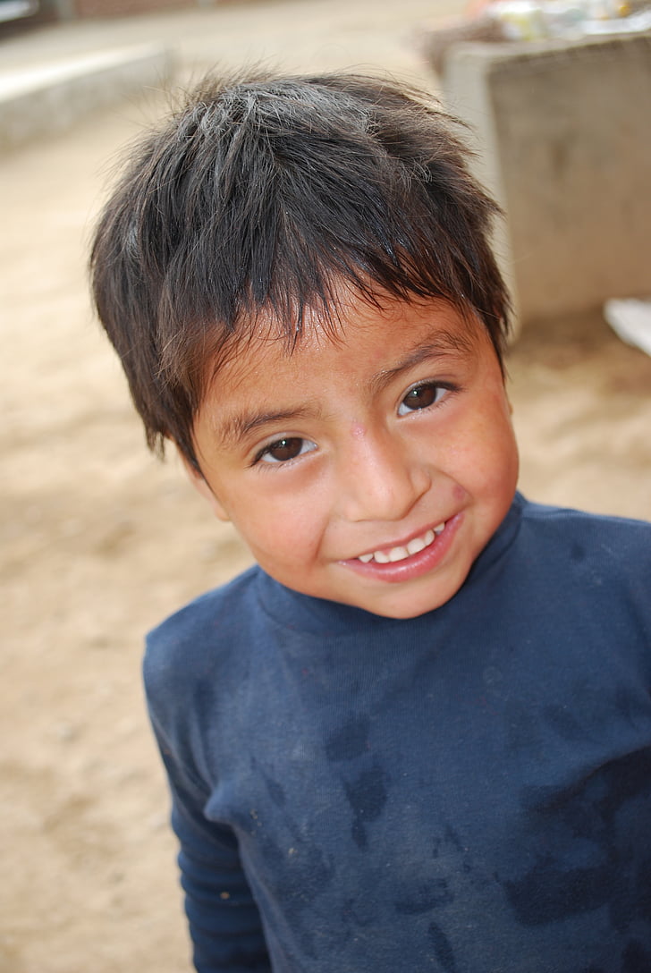 jauni pasākumi, Peru, bērniem, NVO, puisis, balle, seja