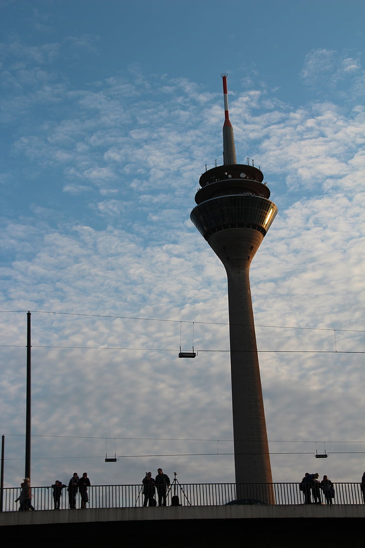 Düsseldorf, Torre de rádio, Rheinbrücke, Torre de TV