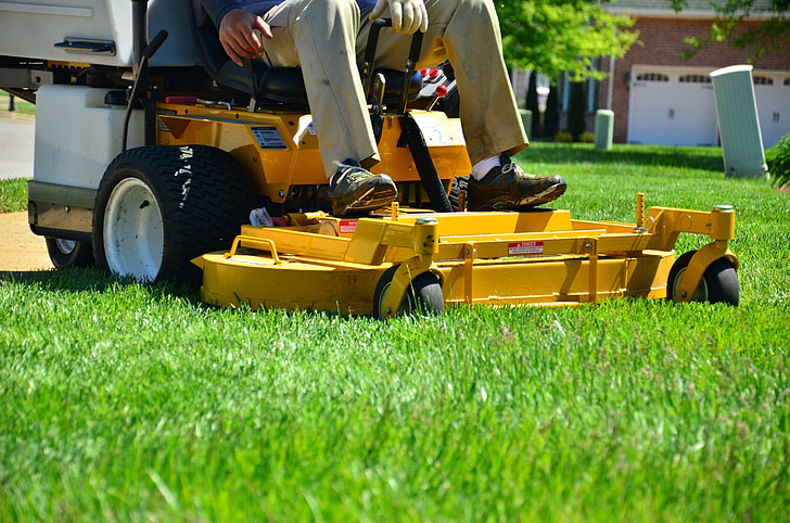 lawn care, lawn maintenance, lawn services, grass cutting, lawn mowing