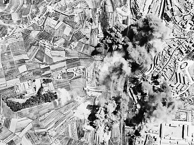bombardiranje, bomba, uničenje, Italija, svetovne vojne, druge svetovne vojne, WW2