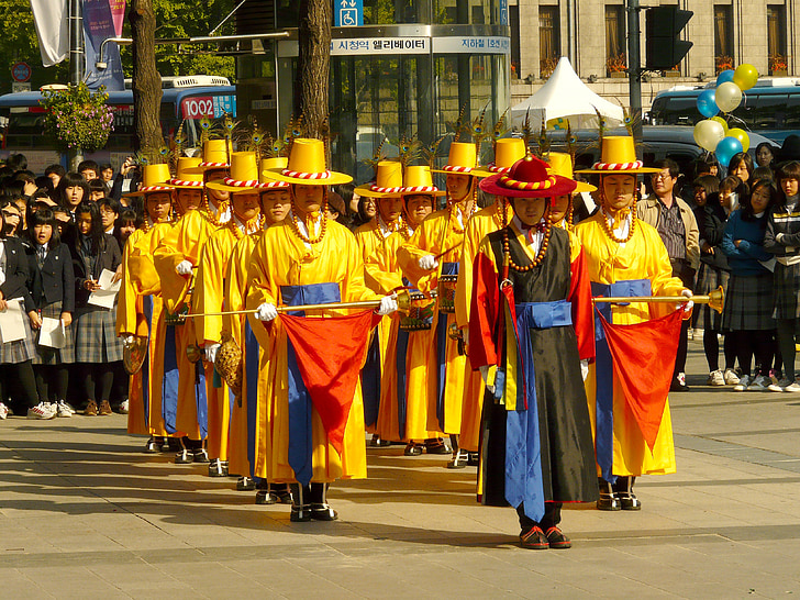 Royal guard muuttuvassa seremonia, Gyeonghuigungin palatsi, Korea, Soul, juhla, Eläköön, paraati