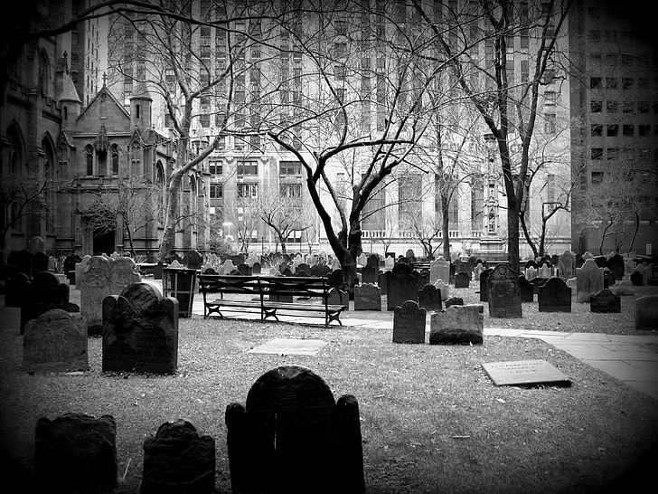 kirkegården, død, zombie, horror, liket, tåke, høst