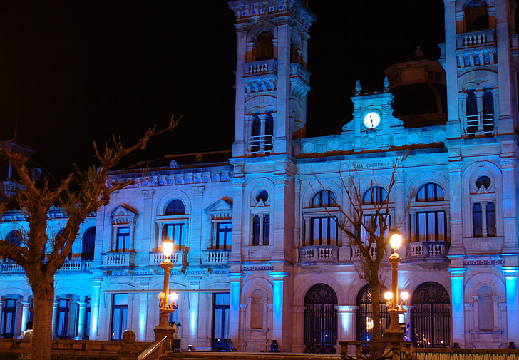Rathaus von San sebastián, Architektur, Nachtlandschaft