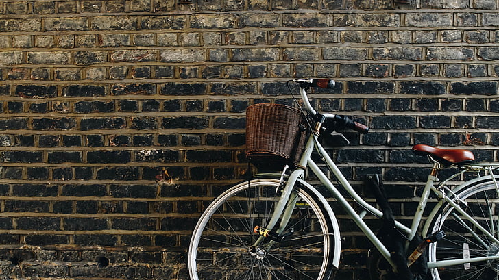 ciudad, bicicleta, cerca de, negro, hormigón, pared, ladrillo
