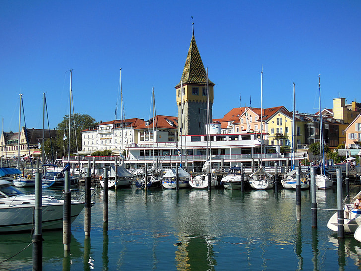 Lindau, pristanišča, Bodensko jezero, ladje, čolni, jadrnice, cerkev