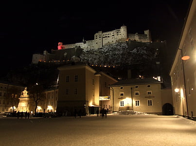Salzburg, Rakúsko, noc, hrad, staré, zimné, sneh