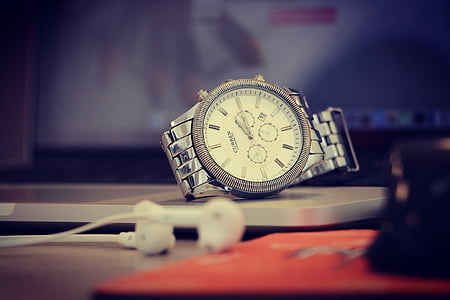 Curran, temps, veure, rellotge de polsera, rellotge