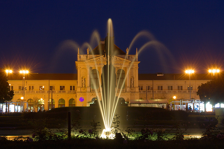 Хорватія, Загреб, фонтан, Залізничний вокзал, ніч, Архітектура, знамените місце