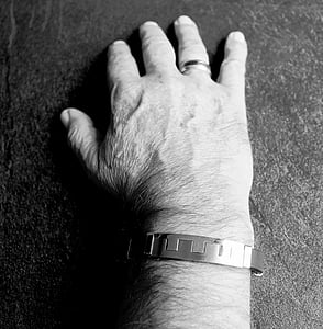 ruku, čovjek, nakit, narukvica, prsten, desna ruka, crno i bijelo