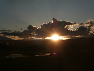 západ slnka, oblaky, Sky, dramatické, svetlé, hory, slnko