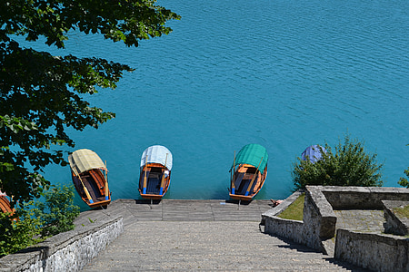 ezers, asiņoja, laivas, kāpnes, zils ūdens, Slovēnija