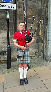 Scozia, Inghilterra, Stirling, cornamuse, suonatore di cornamusa, ragazzo, musica