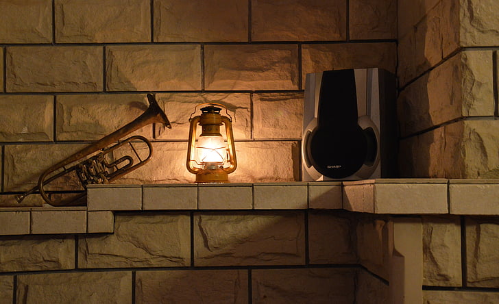 svetlo, trúbka, interiér, teplo, sviečka, reproduktor, nálada