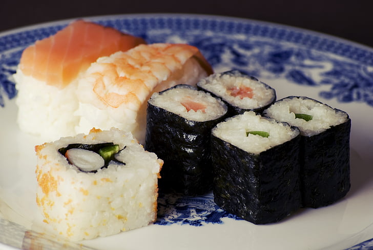 selective, focus, photo, sushi, maki, rolls, rice