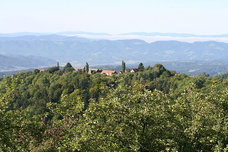 Lõuna-Steiermarki, loodus, maastik, suvel