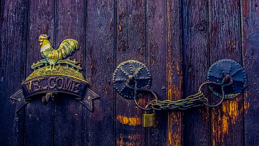 door, wooden, entrance, handle, chain, padlock, lock