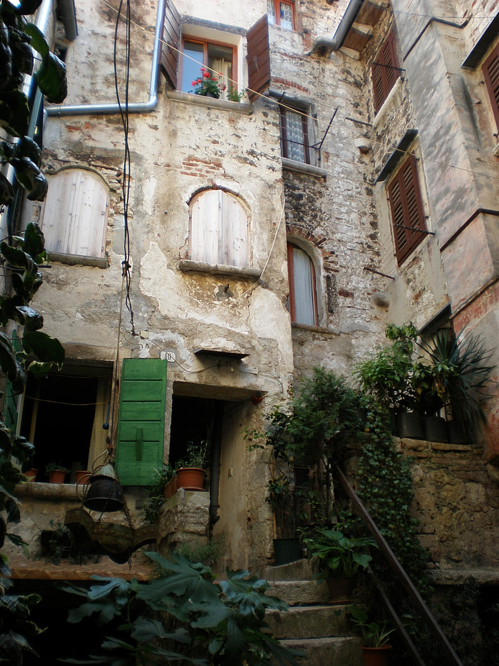 Istria, patio trasero, Idilio, fachada de la casa