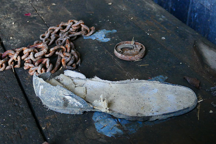 sole, shoe, old, destroyed, chain, iron chain