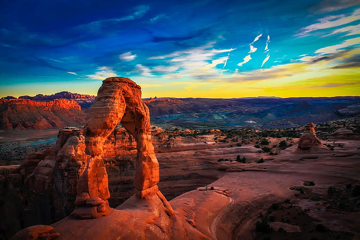 Archesin kansallispuisto, Utah, taivas, pilvet, Sunset, hämärä, vuoret