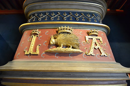 Luigi xii, Istrice, Corona, monogramma, caminetto, monogramma di louis xii, emblema reale