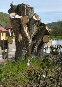 easter tree, easter, tree stump, hung, tree grates, egg washers, egg