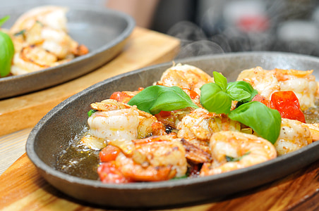 shrimp, cocktail tomatoes, basil, olive oil, garlic, food, meal