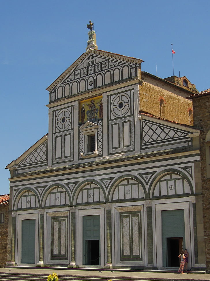 Firenze, rhaeto román, templom san miniato al monte, eleganciájú, kétszintes homlokzatot
