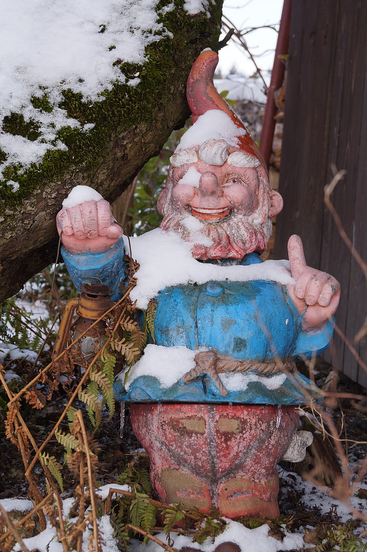 Puutarha gnome, gnome, kääpiö, kuva, talvi, deco, lumi