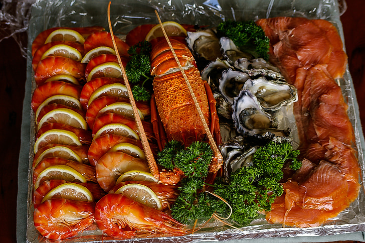 fisk och skaldjur, räkor, rökt lax, ostron, Cray fish, kokt, mat