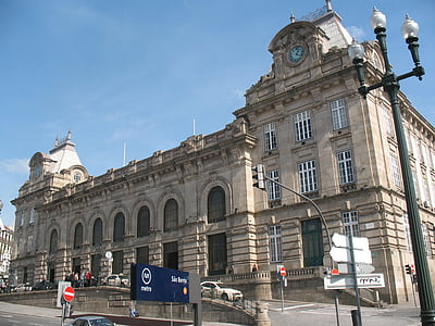 São bento station, Porto, treinen, monument, oud gebouw, het platform, beroemde markt