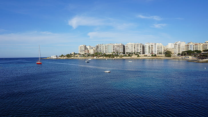 Malta, San Giuliano, Balluta bay