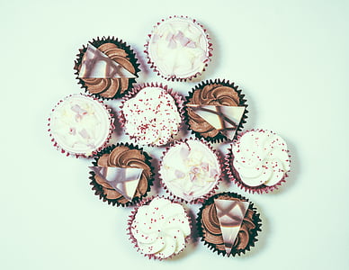 Blanco, rosa, marrón, pastelitos (cupcakes), dulces, postre, formación de hielo