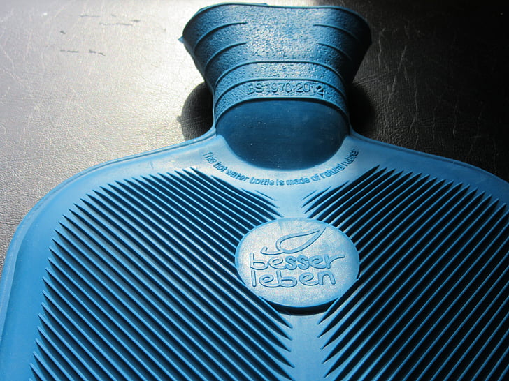heat bottle, rubber, ribbed, rip, blue