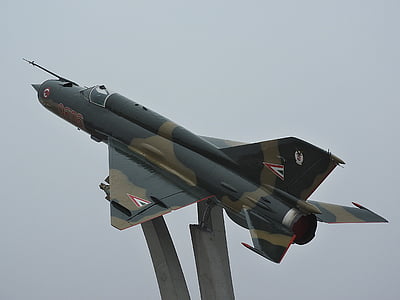MiG-21, pesawat tempur, lama, Hungaria Angkatan Udara