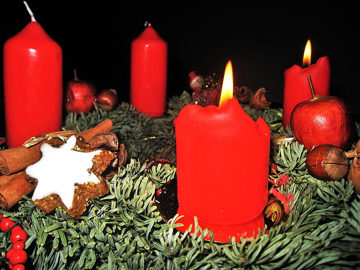 Adventný veniec, druhý advent, 4 červené sviečky, zimtstern, jedľa, Advent, Vianoce