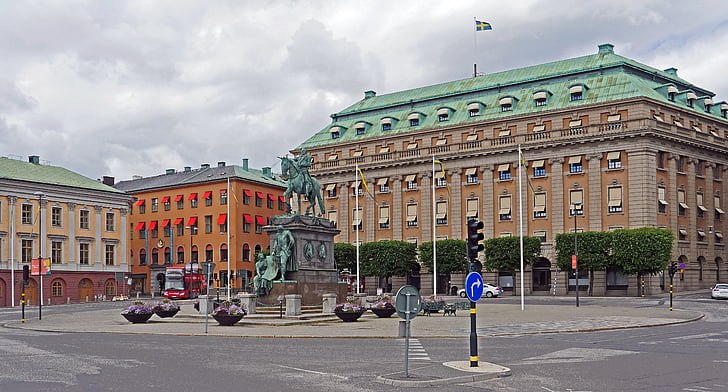 Stockholm, Gustav-adolf-platz, rondelle, ruiterstandbeeld, sokkel, koning, overheidsgebouwen