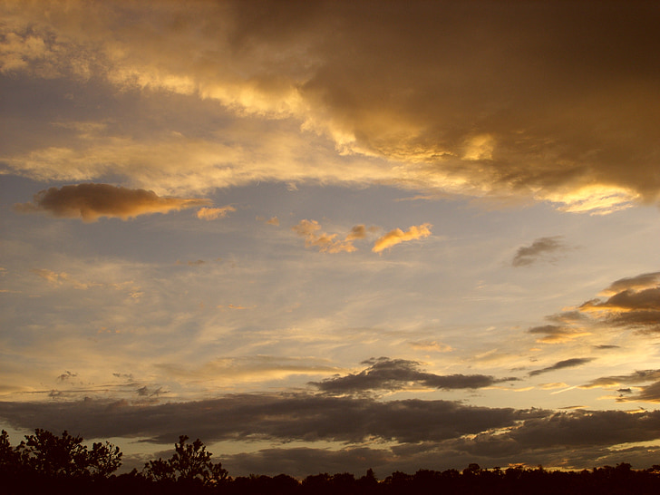 Air, solnedgang, skyer