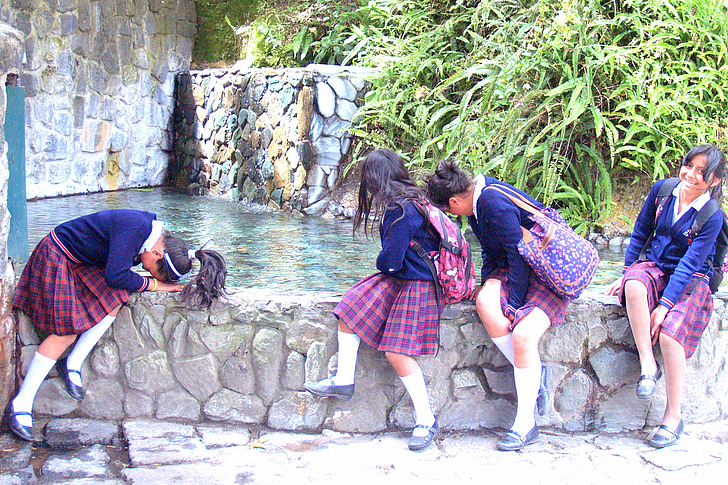 Baños, iskolás lányok, vízesés, szökőkút, haj, Ecuador, medence