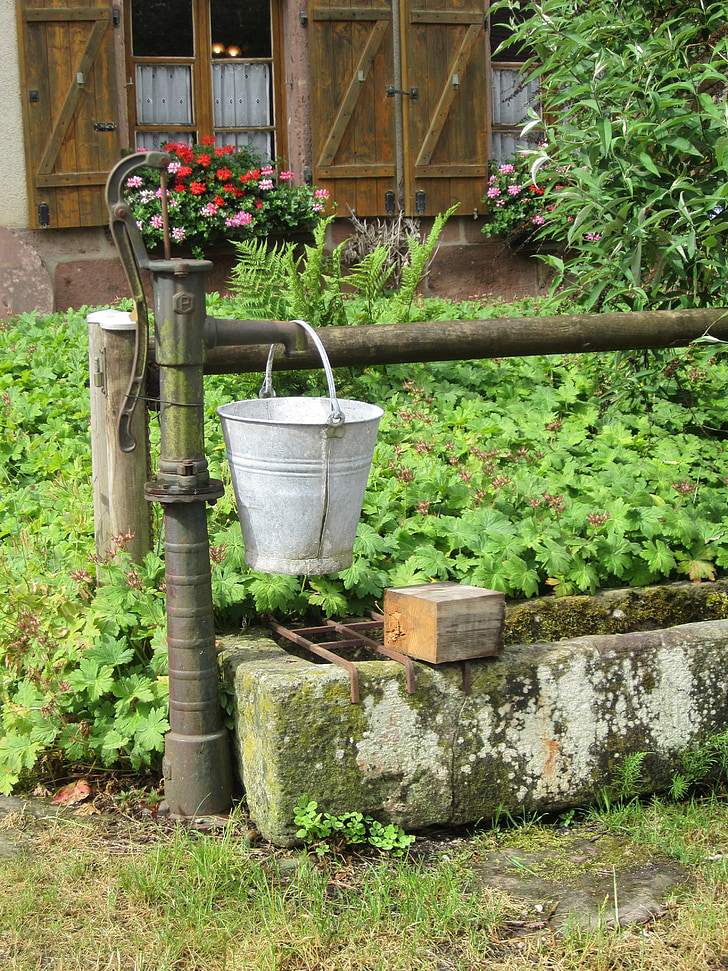 Francúzsko, Vosges, zdroj, vody, pred domom
