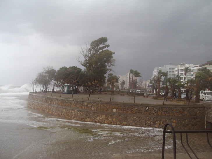Antalya, myrsky, talvi