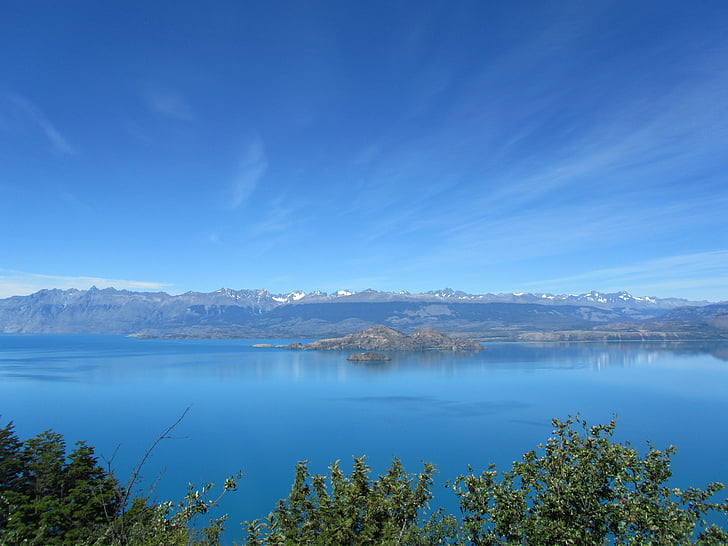 Lago általános carrera, tó, Chile, hegyek, kék, cirrus felhők, felhők