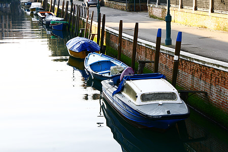 Romantika, Itálie, loď, kanál, motorový člun