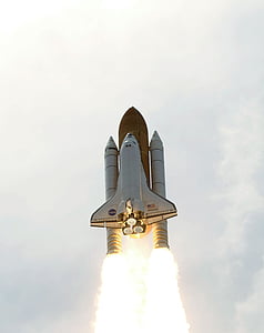 Atlantis space shuttle, pradėti, misija, Hablo kosminis teleskopas, astronautai, starto, raketos