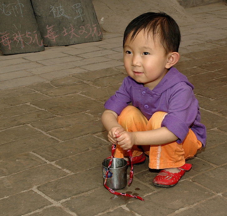 criança, China, agachado